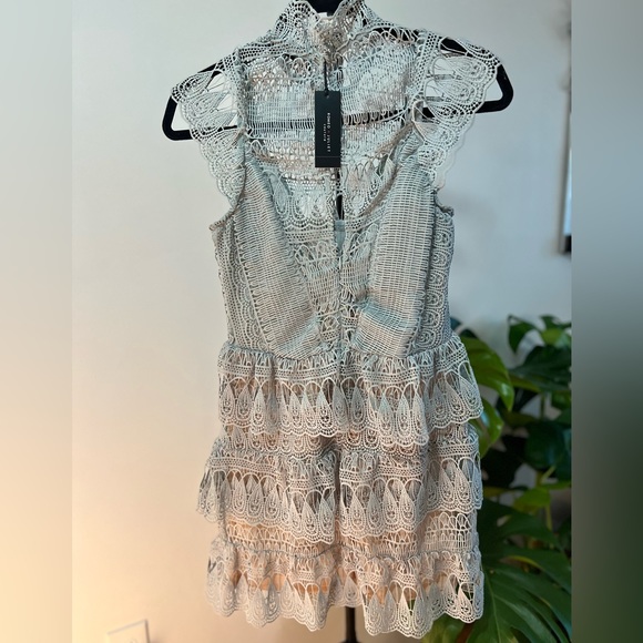 Romeo+Juliet Couture Lace Sleeveless Dress - Picture 6 of 7